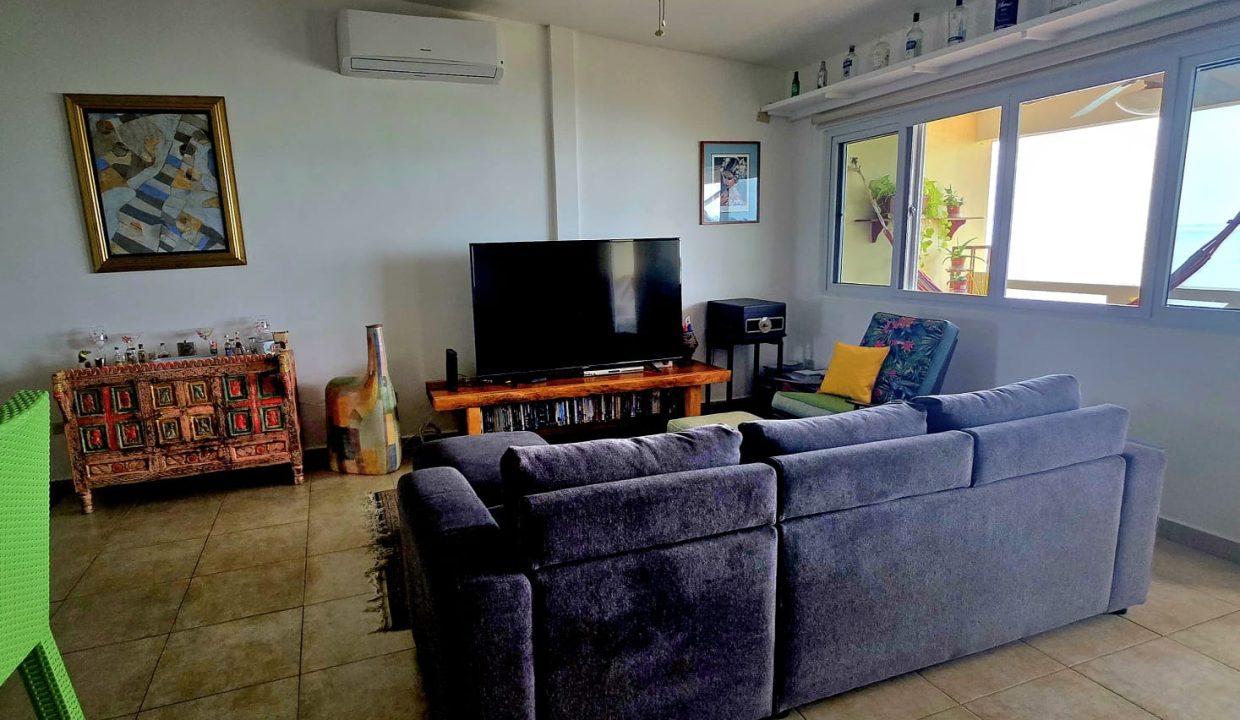 d9d84c8a-e80e-4626-9cd8-8b0d79414f27