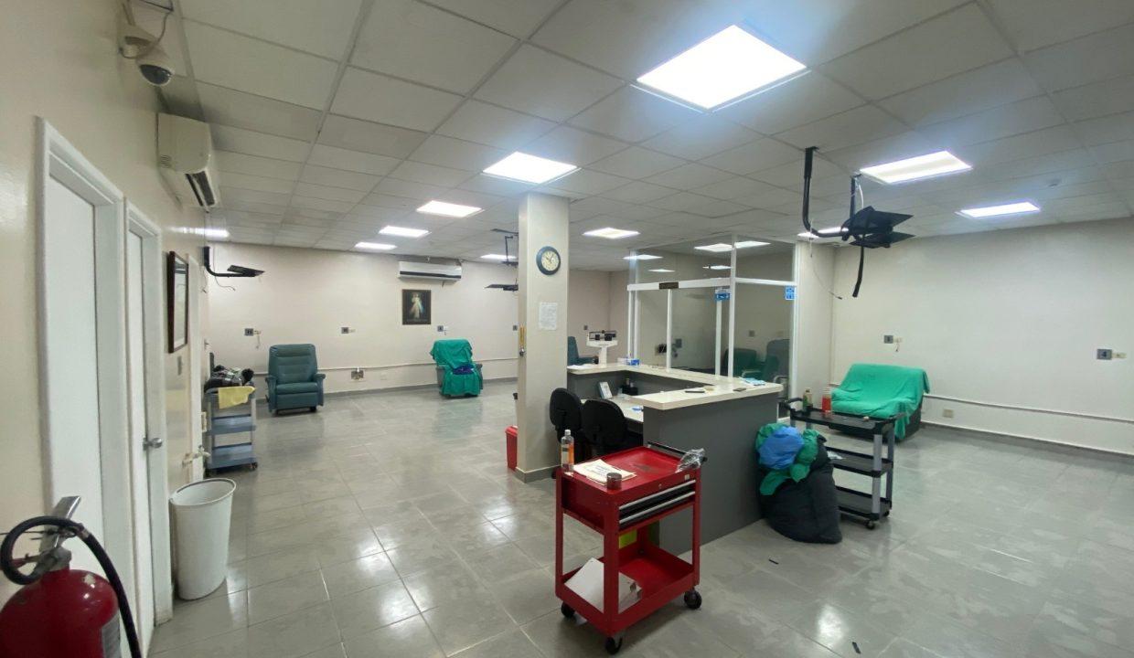 local 4 altos colon 24