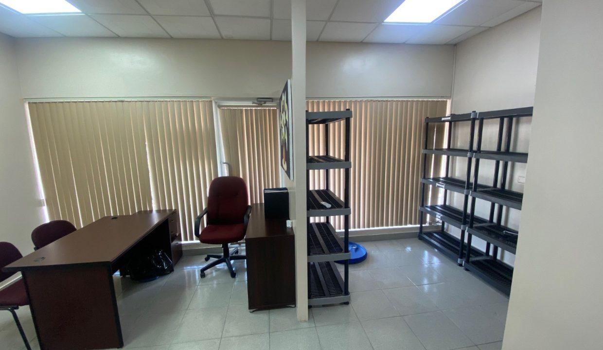 local 4 altos colon 29
