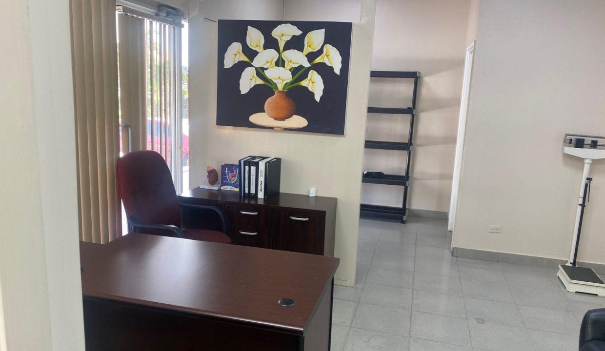 local 4 altos colon 8